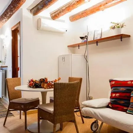 Navigli & Darsena Comfortable Apartment Milan