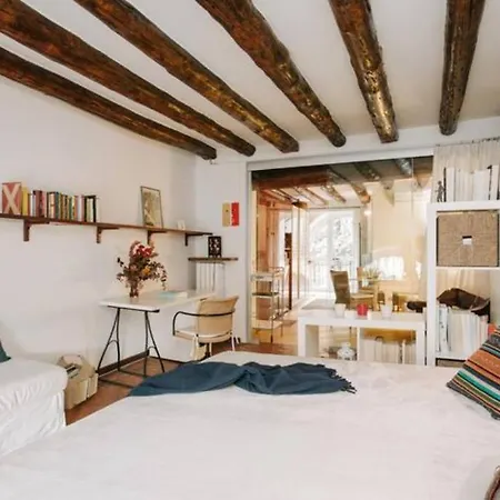 Navigli & Darsena Comfortable Apartment
