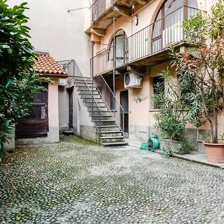 Navigli & Darsena Comfortable Apartamento